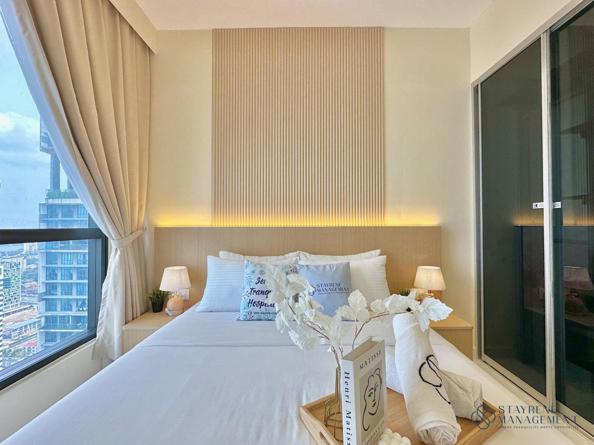 Setia Sky 88 With Sunset View By Stayrene Apartemen