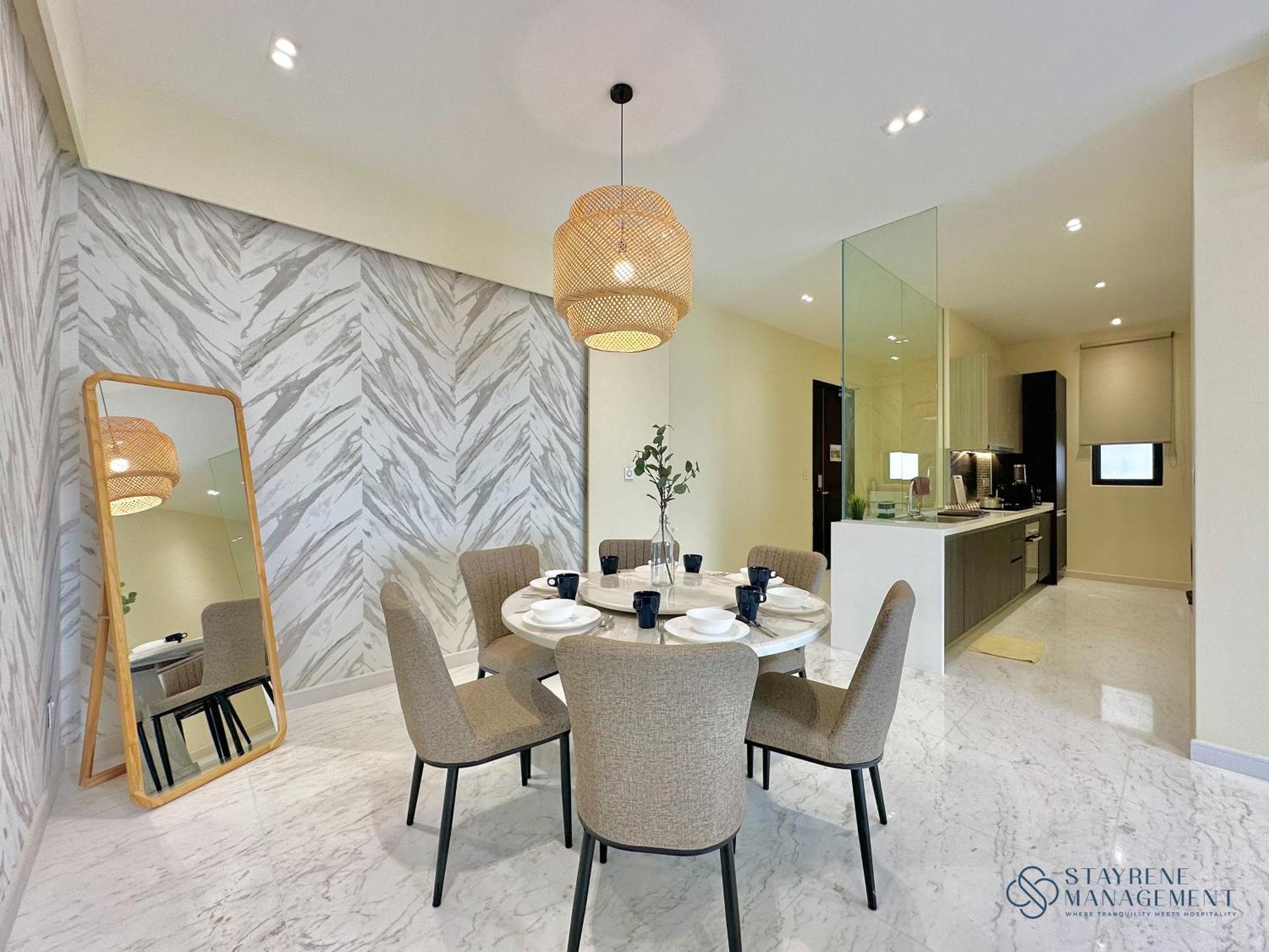 Apartemen Setia Sky 88 With Sunset View By Stayrene *