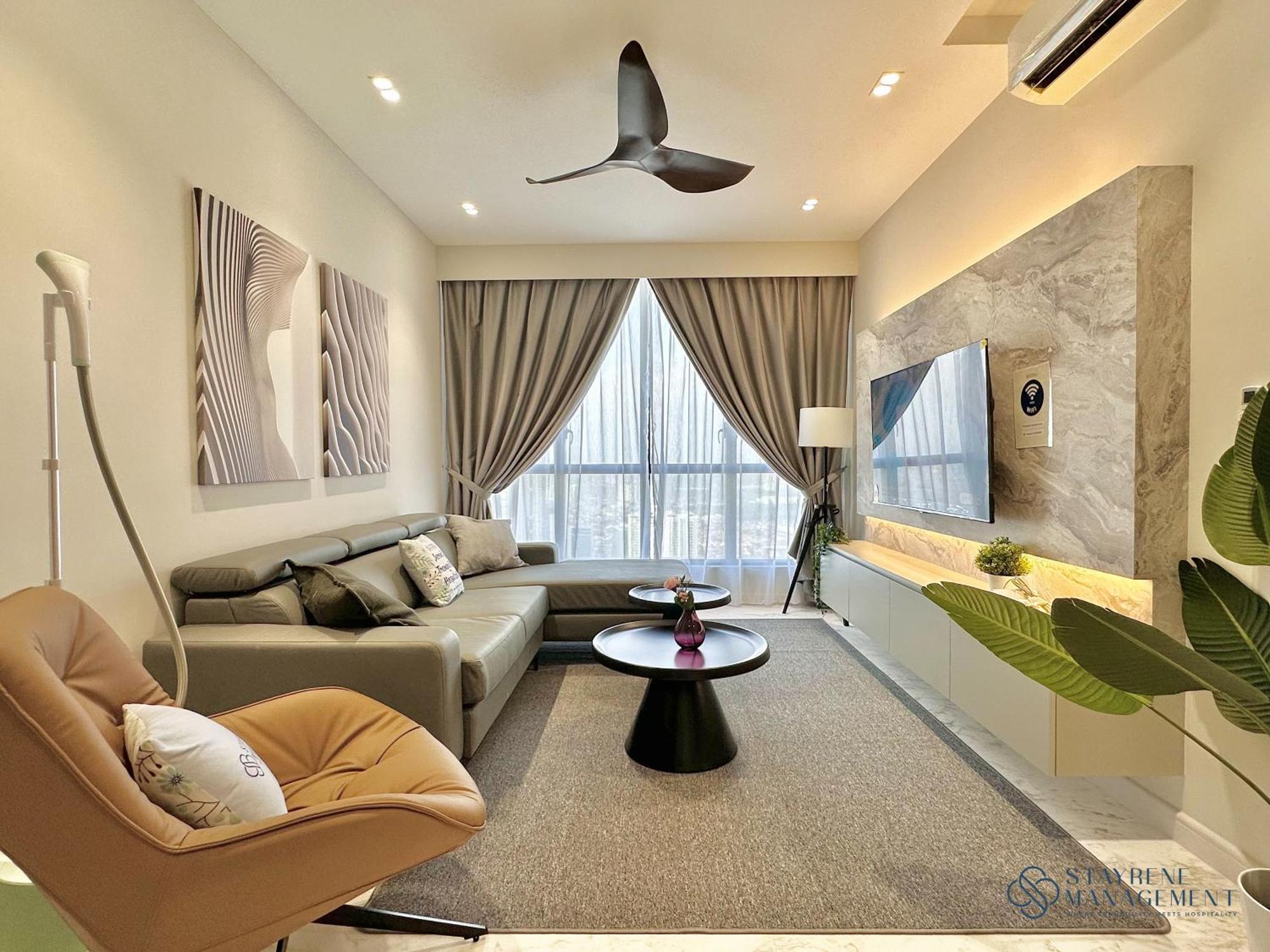 Apartemen Setia Sky 88 With Sunset View By Stayrene *