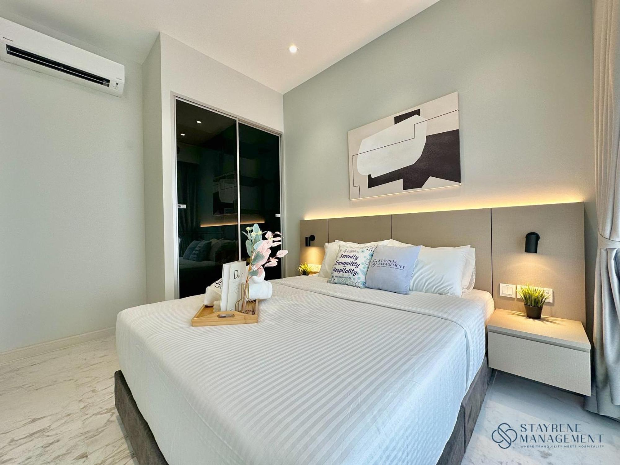 Setia Sky 88 With Sunset View By Stayrene Apartemen