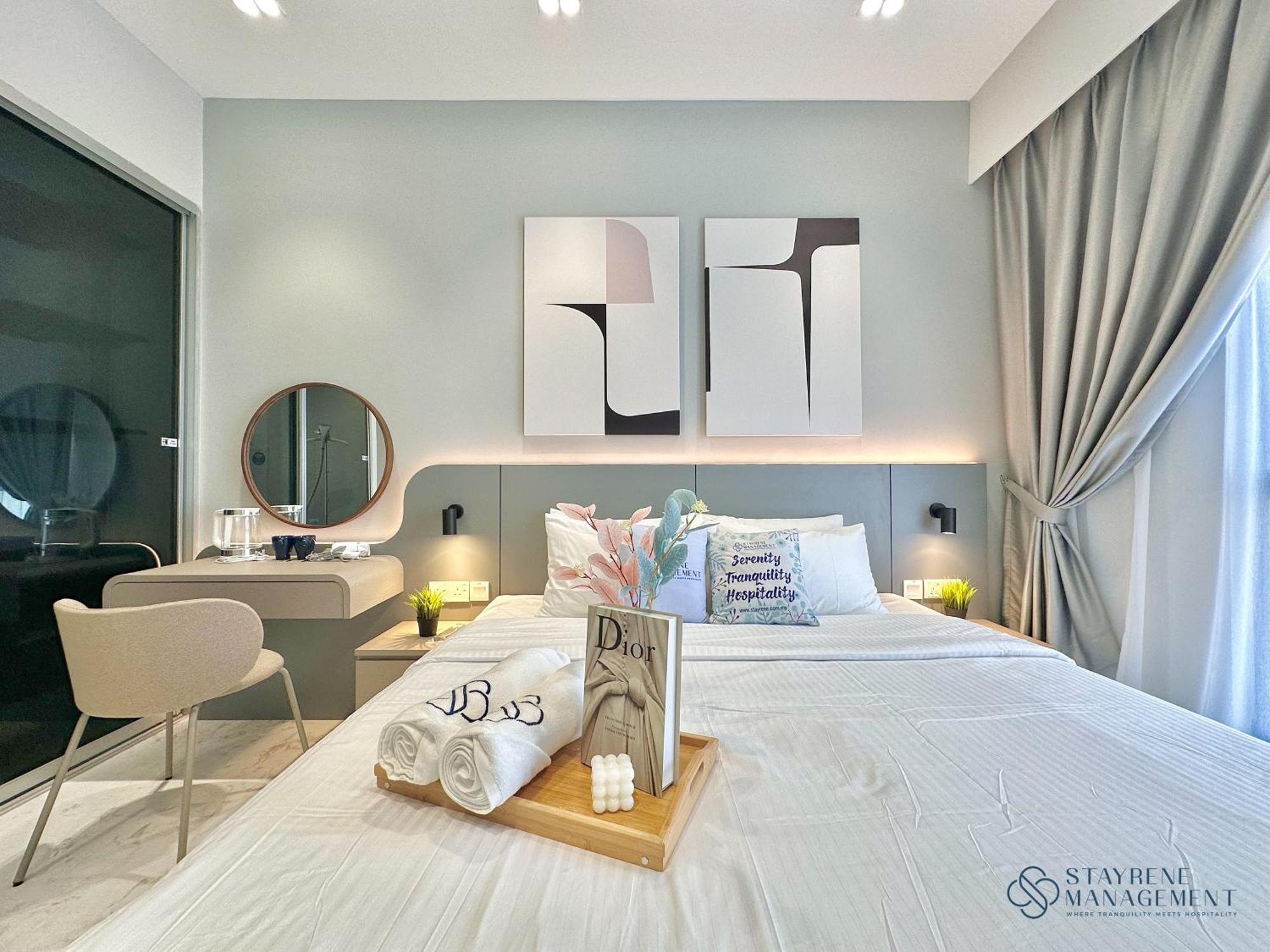 Apartemen Setia Sky 88 With Sunset View By Stayrene *