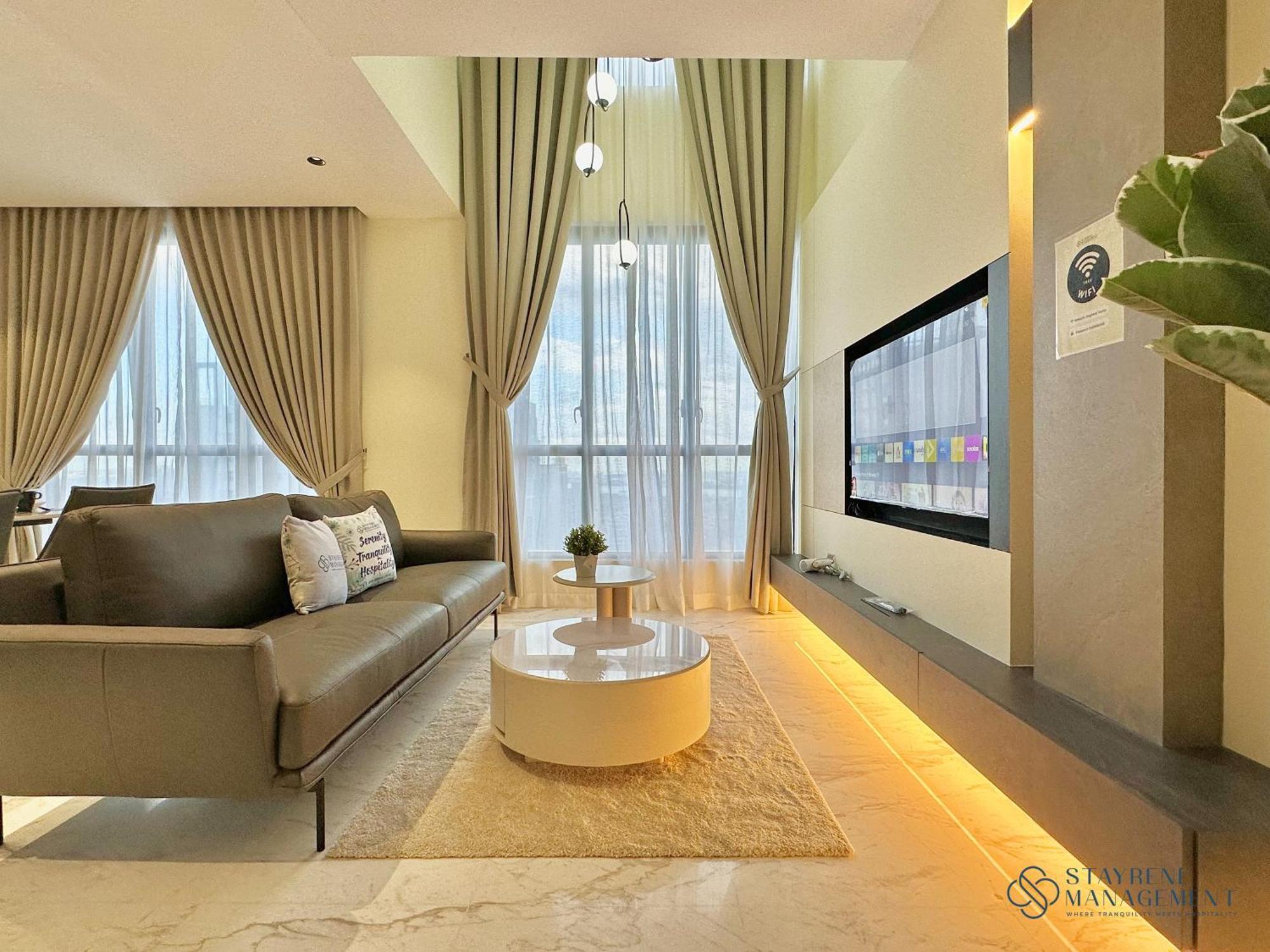 Setia Sky 88 With Sunset View By Stayrene Apartemen
