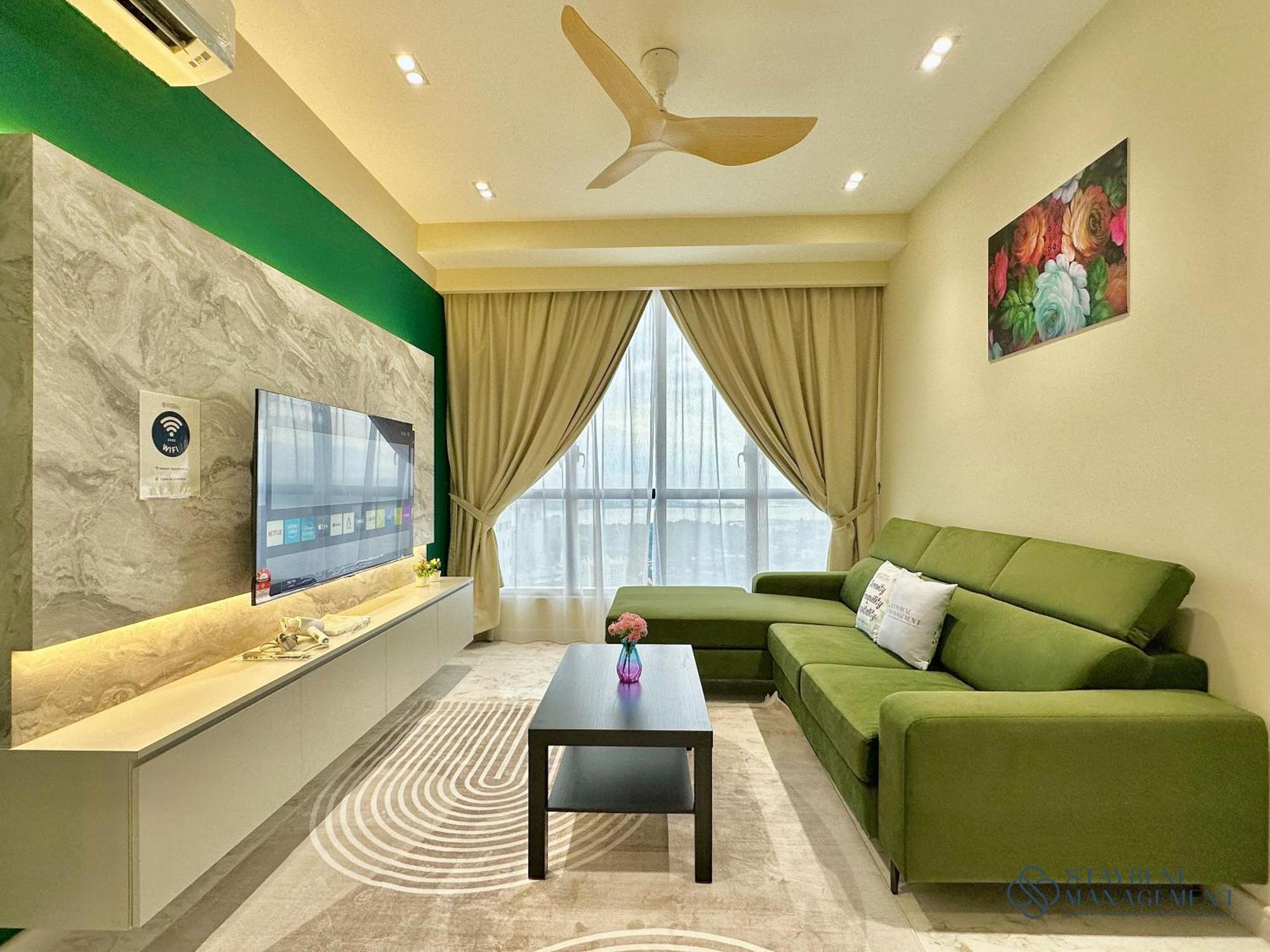 Setia Sky 88 With Sunset View By Stayrene Apartemen