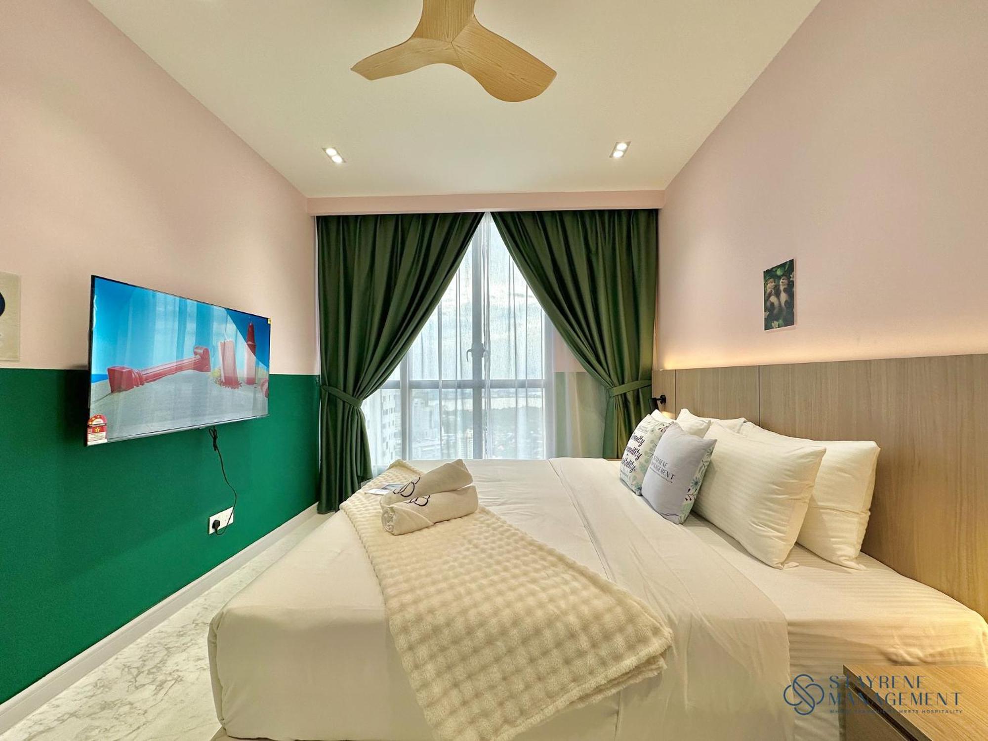 Setia Sky 88 With Sunset View By Stayrene Apartemen *
